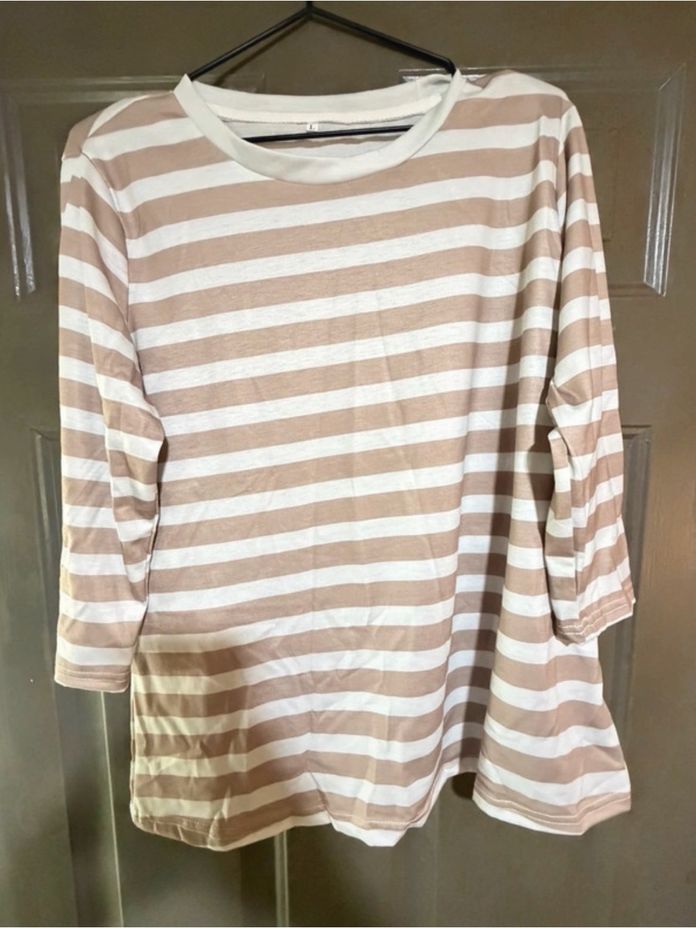 Striped Beige and women’s White Long Sleeve Tee size L
